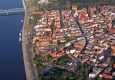 Lotnicza panorama Torunia od strony mostu kolejowego 