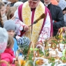 Zdjęcie z galerii Wielkanocne świecenie pokarmów 2016