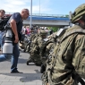 Zdjęcie z galerii NATO zdobywa most gen. Elżbiety Zawackiej w Toruniu