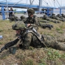 Zdjęcie z galerii NATO zdobywa most gen. Elżbiety Zawackiej w Toruniu
