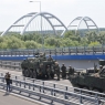 Zdjęcie z galerii NATO zdobywa most gen. Elżbiety Zawackiej w Toruniu