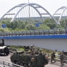 Zdjęcie z galerii NATO zdobywa most gen. Elżbiety Zawackiej w Toruniu