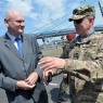 Zdjęcie z galerii NATO zdobywa most gen. Elżbiety Zawackiej w Toruniu