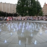 Zdjęcie z galerii Muzyka z "Excentryków" na fontannie Cosmopolis