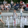 Zdjęcie z galerii Muzyka z "Excentryków" na fontannie Cosmopolis